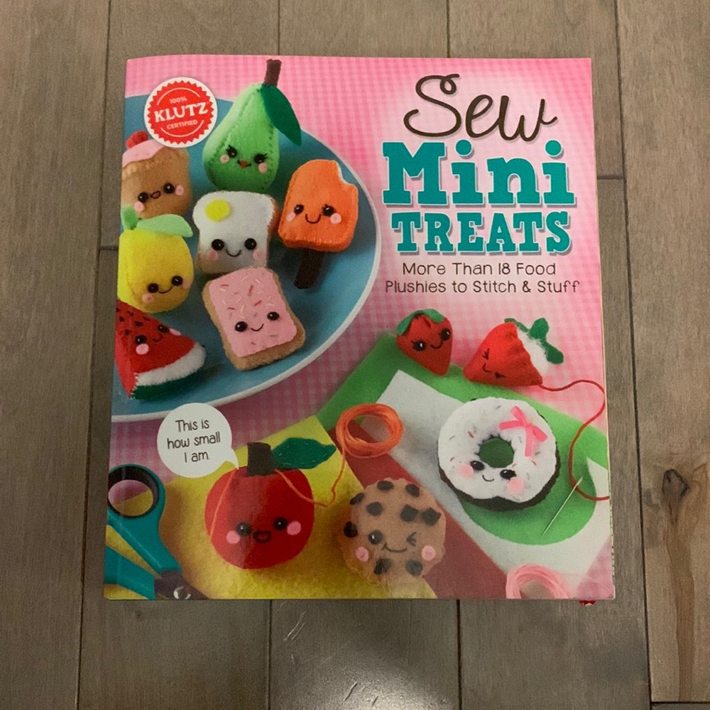 Klutz Sew Mini Treats craft